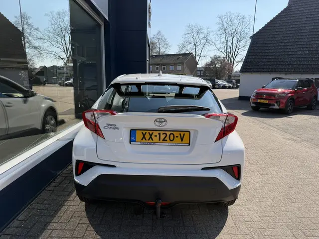 Toyota C-HR 1.2 Turbo 116 PK Comfort 2019 Benzine 6