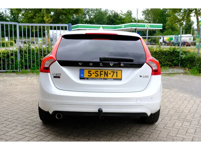 Volvo V60 1.6 D2 Summum Xenon|Leder|LMV|Navi 2013 Diesel 8