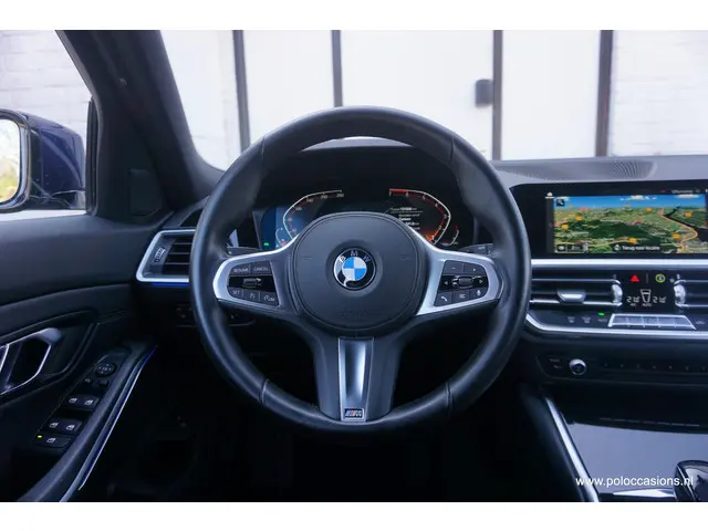 BMW 3 Serie Touring 318i 2021 Benzine 9