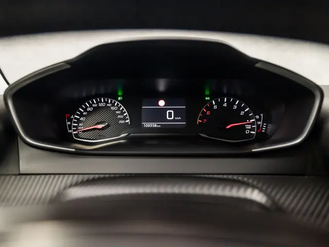 Peugeot 2008 1.2 PureTech Sport 2021 Benzine 20