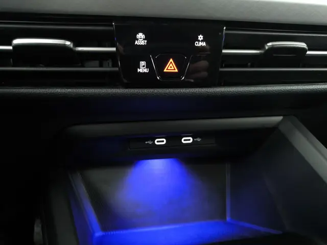 Volkswagen Golf 1.0 TSI Life 2022 Benzine 29