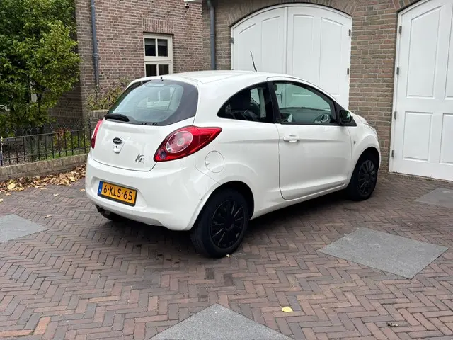 Ford Ka 1.2 Champions Edition start/stop 2013 Benzine 15