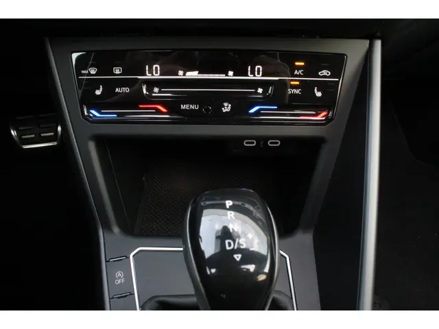 Volkswagen Polo 1.0 TSI R-Line 2024 Benzine 18