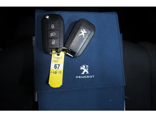 Peugeot 5008 1.2 PureTech Active 2019 Benzine 41