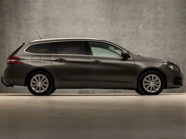 Peugeot 308 SW 1.2 PureTech Sport 2018 Benzine 4