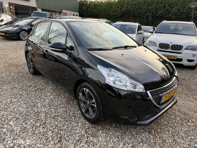 Peugeot 208 1.2 VTi Active,Airco,Cruise,5drs! 2013 Benzine