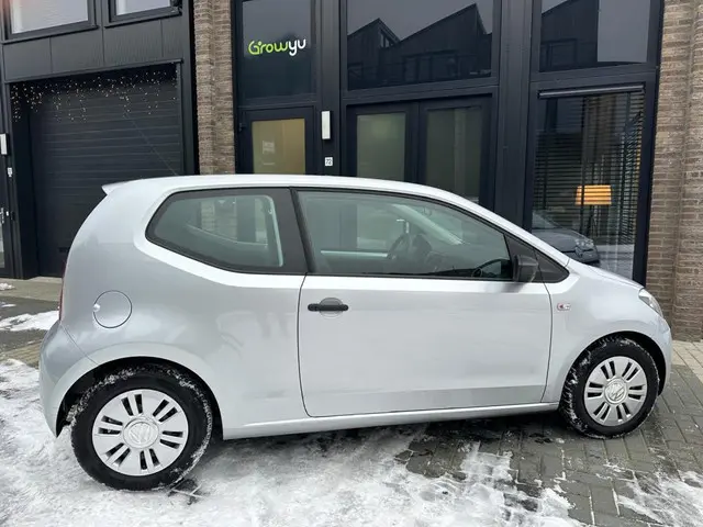 Volkswagen up! 1.0 take up! BlueMotion 2013 Benzine 3
