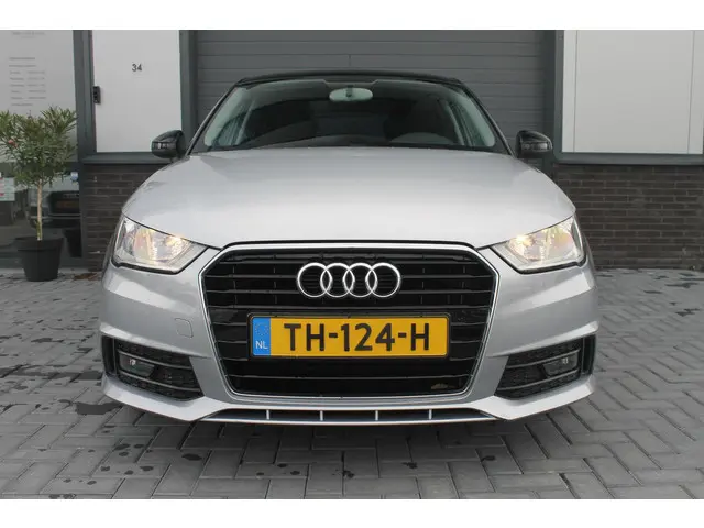 Audi A1 Sportback 1.0 TFSI Pro Line 2018 Benzine 3