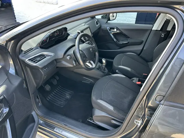 Peugeot 208 1.2 82 PK Allure 2016 Benzine 7
