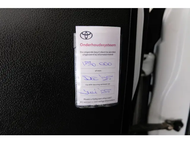 Toyota Auris Touring Sports 1.8 Hybrid 2016 Benzine 32