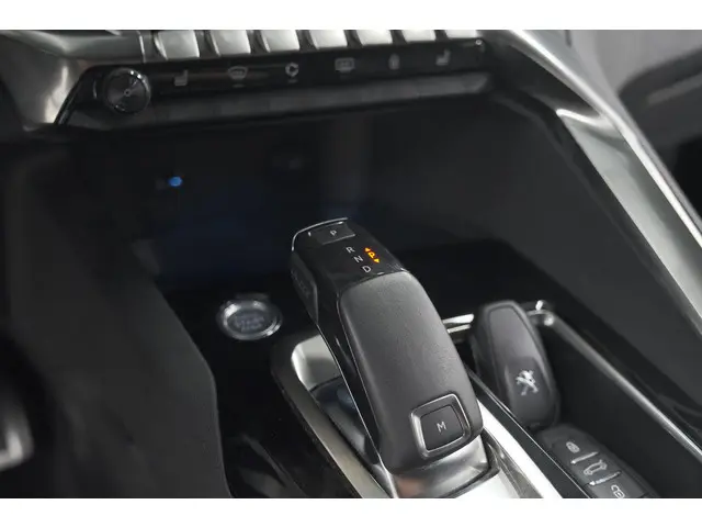 Peugeot 3008 1.6 PureTech 180 GT Line 2019 Benzine 42
