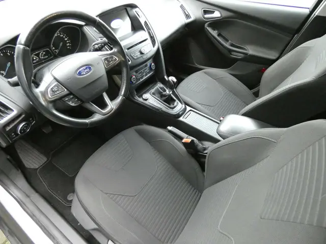 Ford Focus Wagon HELAAS VERKOCHT!!! 2017 Benzine 7