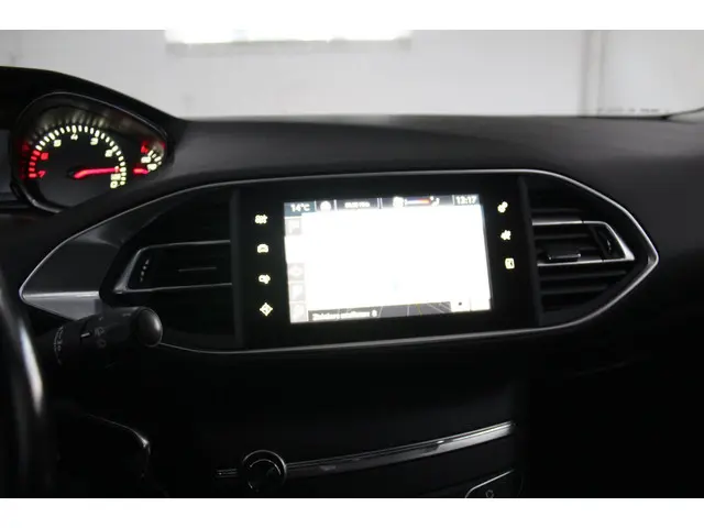 Peugeot 308 SW 1.2 e-THP Blue Lease 2014 Benzine 9