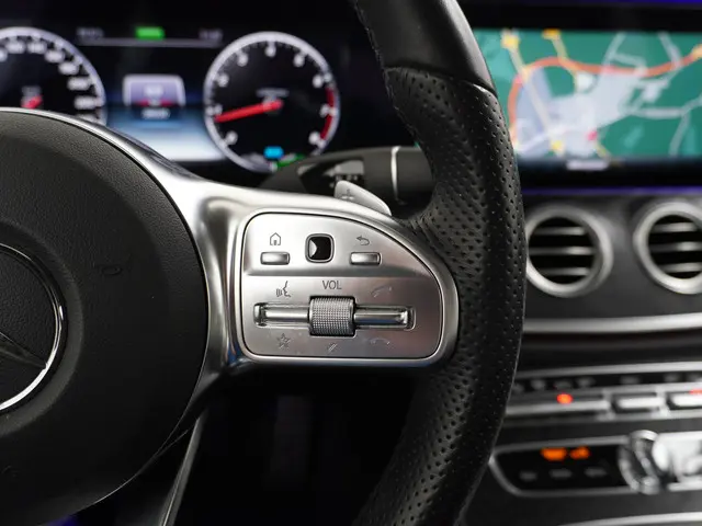 Mercedes-Benz E-Klasse 200 Sport Edition 2019 Benzine 26