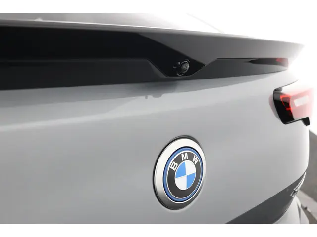 BMW iX2 xDrive30 67 kWh 2024 Elektrisch 32