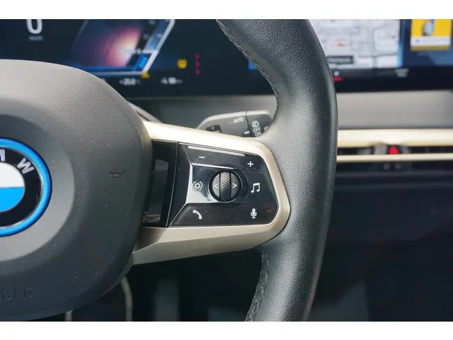 BMW iX xDrive50 2021 Elektrisch 15