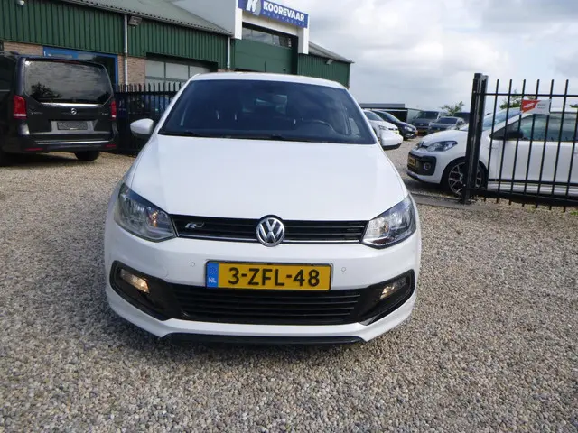 Volkswagen Polo 1.2 TSI R-LINE 2X 2014 Benzine 4