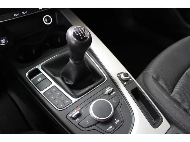 Audi A4 Avant 35 TFSI Pro Line 2019 Hybride Benzine 18