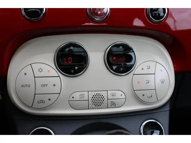 Fiat 500 1.2 Lounge, Navi, Clima, 73924km 2016 Benzine 20