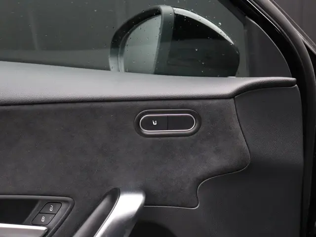 Mercedes-Benz A-Klasse 160 2020 Benzine 17