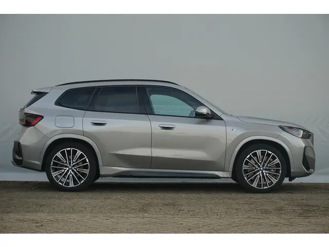 BMW X1 xDrive25e 2025 Hybride Benzine 4