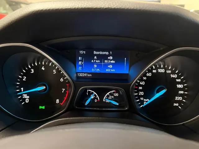 Ford Focus 1.0 Titanium Navi|Trekhaak|PDC! 2018 Benzine 24