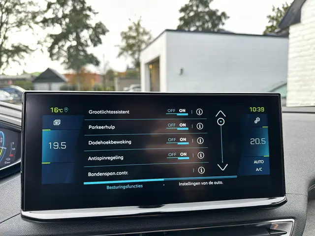 Peugeot 3008 1.6 HYbrid 225 GT 2023 Hybride Benzine 22