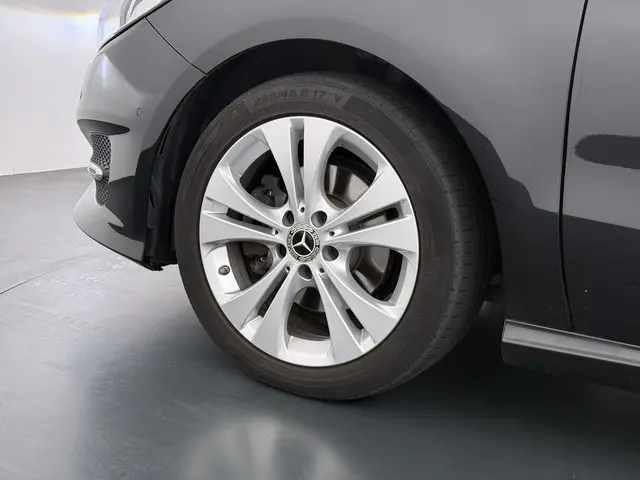 Mercedes-Benz B-Klasse 180 Urban 2019 Benzine 8