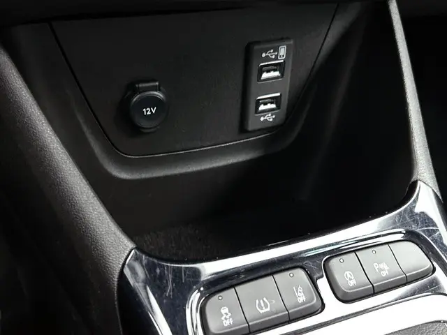 Opel Crossland 1.2 Turbo Elegance 2024 Benzine 25