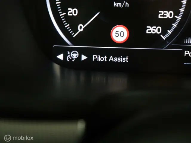 Volvo V90 2.0 T4 R-Design | ACC | PILOT | LEER | 2019 Benzine 36