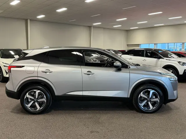 Nissan QASHQAI 1.3 MHEV Xtronic 2024 Benzine 6