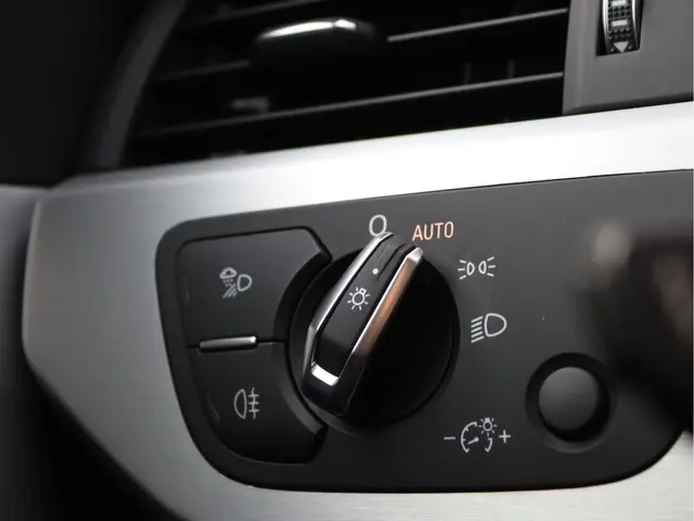 Audi A4 Avant 1.4 TFSI S line 2018 Benzine 30