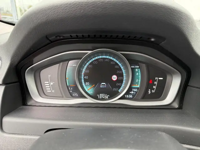 Volvo V70 2.0 T4 Classic Edition 2015 Benzine 6