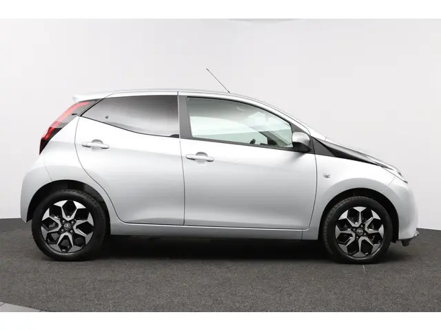 Toyota Aygo 1.0 VVT-i x-joy 2022 Benzine 7