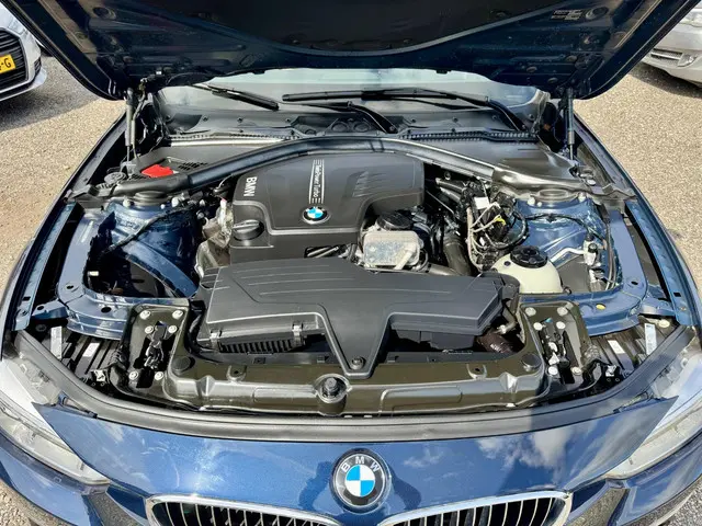 BMW 3 Serie 320i Upgrade Edition 2013 Benzine 38