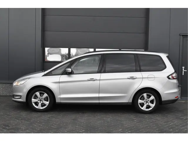 Ford Galaxy 1.5 Trend 2015 Benzine 3