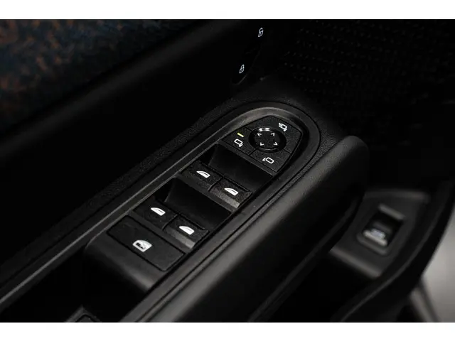 MINI Countryman 1.5 C Favoured M 2024 Benzine 14