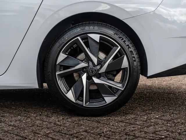 Peugeot 308 YHZT-D21700 2024 Diesel 12