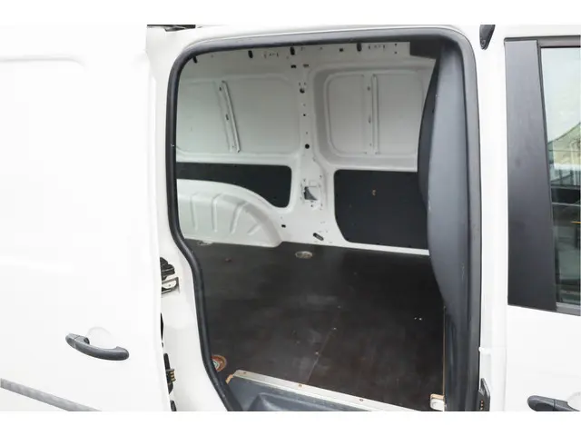 Volkswagen Caddy 2.0 TDI L2H1 DSG Maxi 2019 Diesel 11