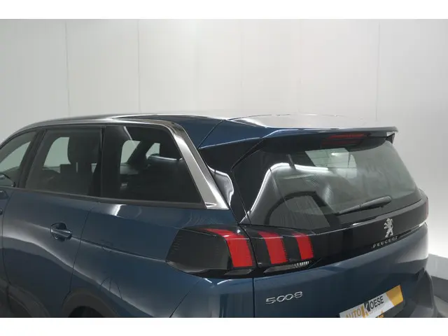 Peugeot 5008 PureTech 130 EAT8 Active Pack 2023 Benzine 21
