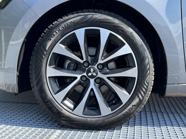 Mitsubishi Colt 1.0T MT Intense 2024 Benzine 22