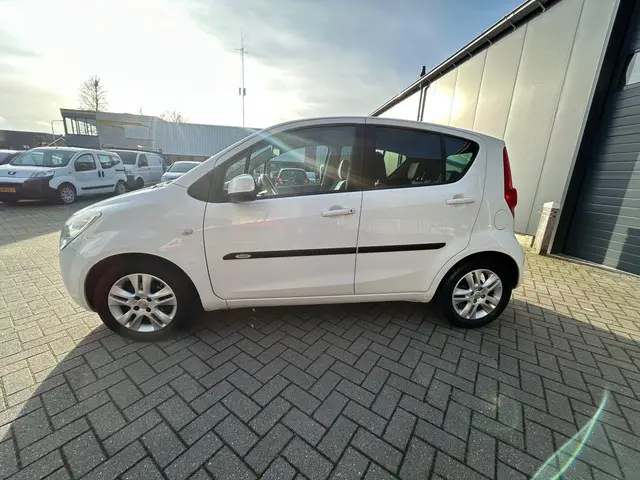 Opel Agila 1.2 Edition 2012 Benzine 8