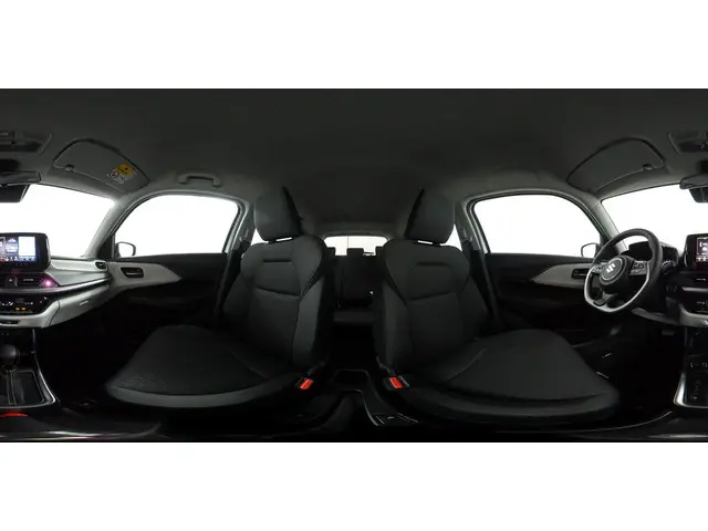 Suzuki Swift 1.2 Style Smart Hybrid 2025 Benzine 50