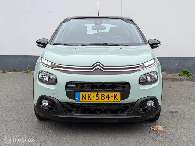 Citroën C3 1.2 PureTech Shine/ trekhhaak 2017 Benzine 2