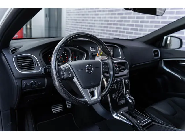 Volvo V40 1.5 T3 Polar+ Sport 2020 Benzine 17
