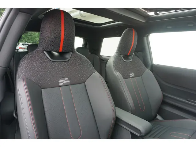 MINI 3-Deurs C 2024 Benzine 35