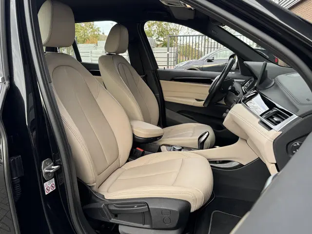 BMW X1 sDrive20i VDL NEDCAR EDITION 2019 Benzine 10