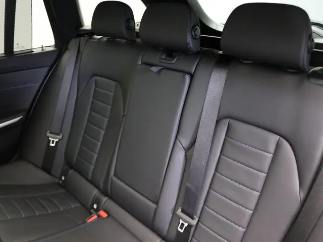 BMW 3 Serie Touring 330e xDrive 2024 Hybride Benzine 11