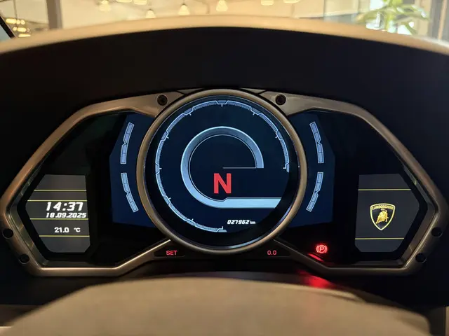 Lamborghini Aventador 6.5 V12 LP700-4 2013 Benzine 25