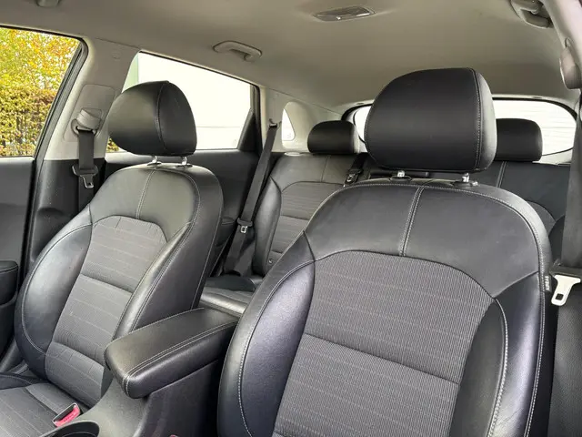 Kia Niro 1.6 GDi Hybrid DynamicLine 2018 Hybride Benzine 7